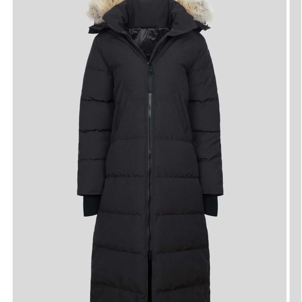 Canada goose black label mystique parka women’s size medium